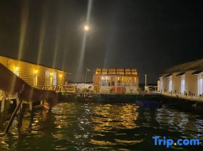 Vera Lavu Water Villa (24-Hour Chinese Housekeeper Service & Unlimited Snorkeling)