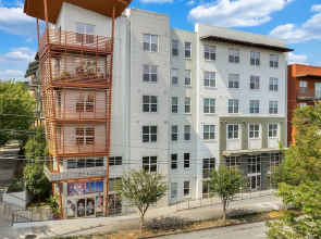 Downtown Midtown Apartments by NUOVO