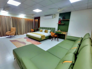 Crown Euro Inn