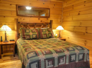 Soaring Eagle 1 Bedroom Cabin by Redawning