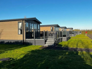 Sure Studio by Best Western Brackenborough Lakes & Resort