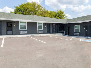 Cute & Friendly 1-BR 10 Mins From Nash