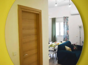 Pirgos Colorful Studio, Sleeps 2, Parking Wifi Ac