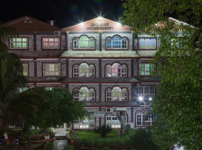 Avocado and Orchid Resort