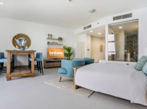Luxurious Apt In The Palms Sea View Bnbmehomes