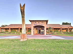 Indian Palms Resort Home w/ Yard & Community Perks