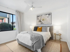 Perfect Location 2BR 1bth - Beckenham