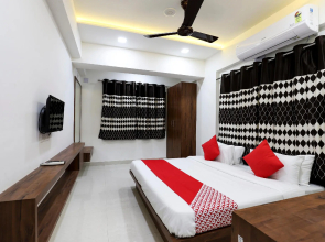 OYO 45011 Sumukh Hotel