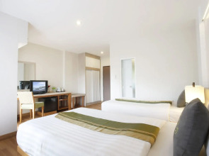 Отель Palmyra Patong Resort