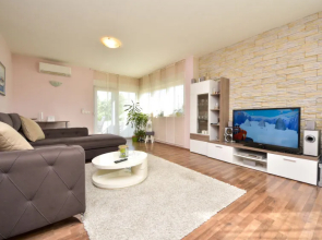 Apartmani Ana Vir