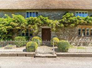 Atherstone Farmhouse & Cottage