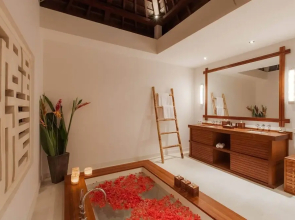 Breathtaking Luxury Villa With Jacuzzi And Pool