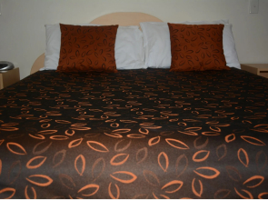 Rocky Gardens Motor Inn