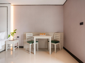 Manhattan Pattaya Hotel