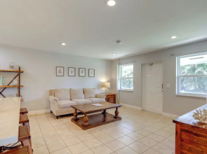 < 3 Mi to Juno Beach: Coastal Townhome w/ Patio!