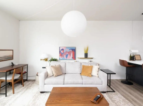 Flexhome East Side 1BR E3 - Brady St Balcony Lounge