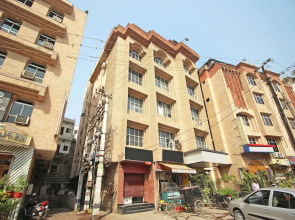 OYO 10400 Hotel The Ambassador