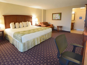 Rosen Inn, closest to Universal