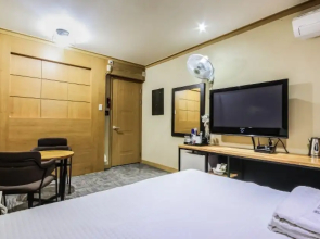 Gimhae Den Bastar Theme Kids Hotel