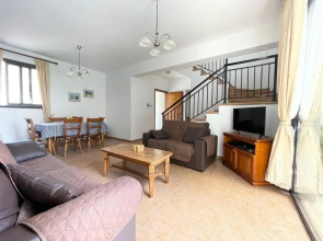 Spacious 3 bedroom villa private pool