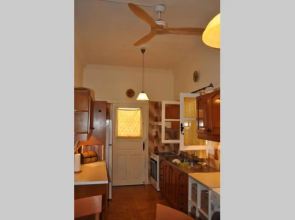 Κέντρο Αίγινα ήσυχη κατοικία90τμ δίπλα στη θάλασσα