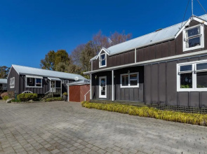 Sportsmans Lodge