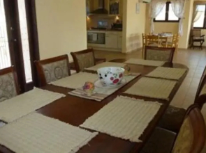 Esmeralda Villa