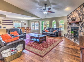 Cloudcroft Escape w/ Forest Views!