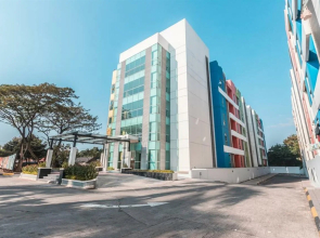 OYO Flagship 1170 The Habitat Karawaci