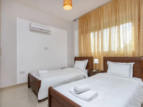 Bay View Gardens Apartments with Pool