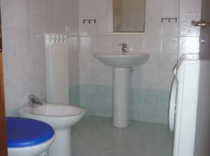 appartamento con balcone vicino al mare