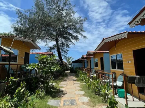 Sydney X cafe and Huts