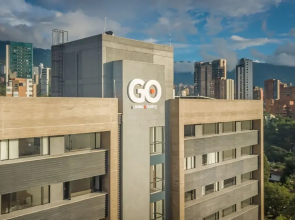 Apartment Go Living & Suites by HOUSY HOST