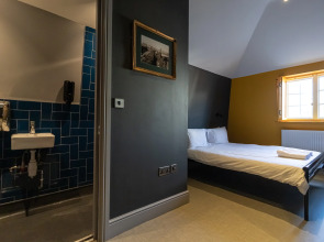 PubLove @ The Steam Engine - Hostel