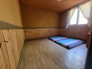 Hwaya Mountain Pension