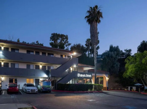 Days Inn By Wyndham Encinitas Moonlight Beach