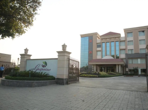 Ramada By Wyndham Varanasi Katesar