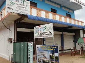 Bloomfield Beach Hotel & Restaurant