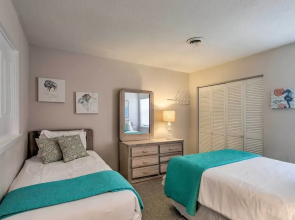 Chic St Simons Island Condo Rental: 2 Mi to Ocean!