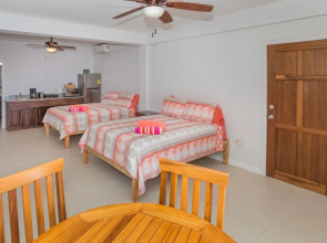 Sting Ray Studio At Sea Scape 1 Bedroom Home by Redawning