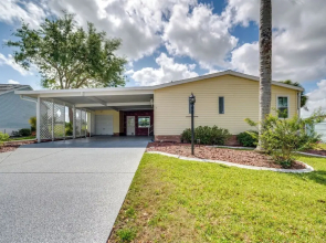 Hilltop Golf Course Cottage in The Villages!