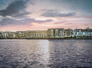 De Vere Cotswold Water Park Apartments
