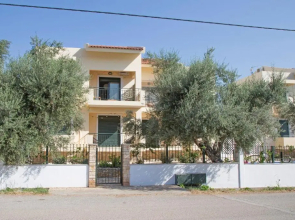 "new-olivaholidayhomes - Boho Studio +pool"