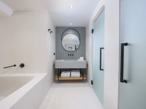 Yacht Classic Hotel - Boutique Class