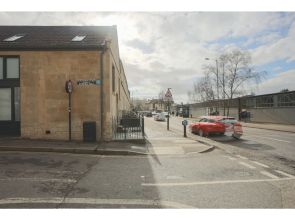 Chic & Newly Refurbished Townhouse in Bath