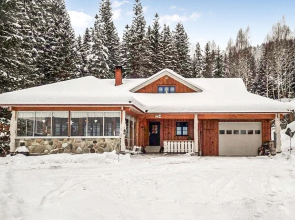 Stunning Home in Drangedal With 3 Bedrooms and Wifi