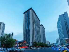 Le Shan MANPHU Cinema•ZenGardenCharmChoiceHotel