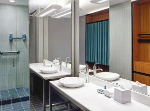 Aloft New York LaGuardia Airport