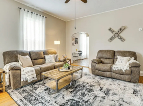 Home w/ Fenced Backyard, 6 Mi to Dtwn Louisville!