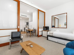 Central 1BR w/ Pool,Gym+Tennis Court Zodiak Stays